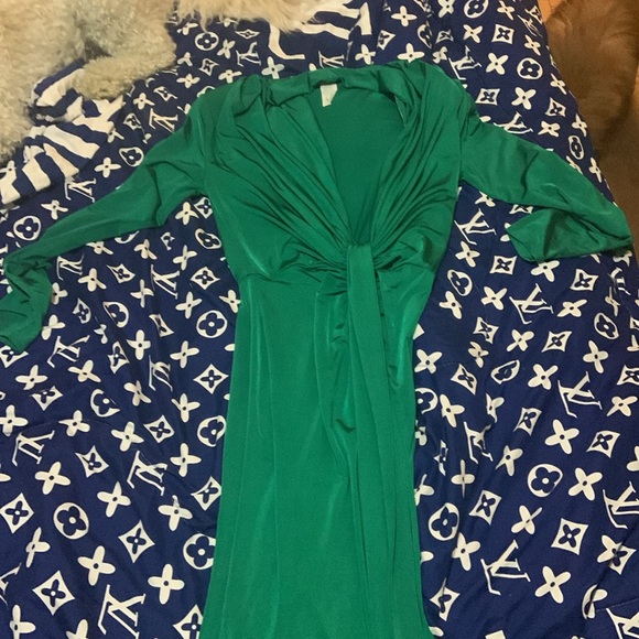 Nice top with belt - Picture 1 of 2